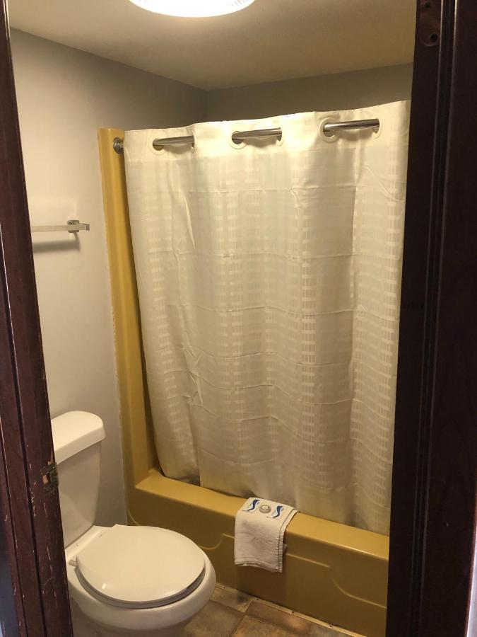 Motel Budget Host *