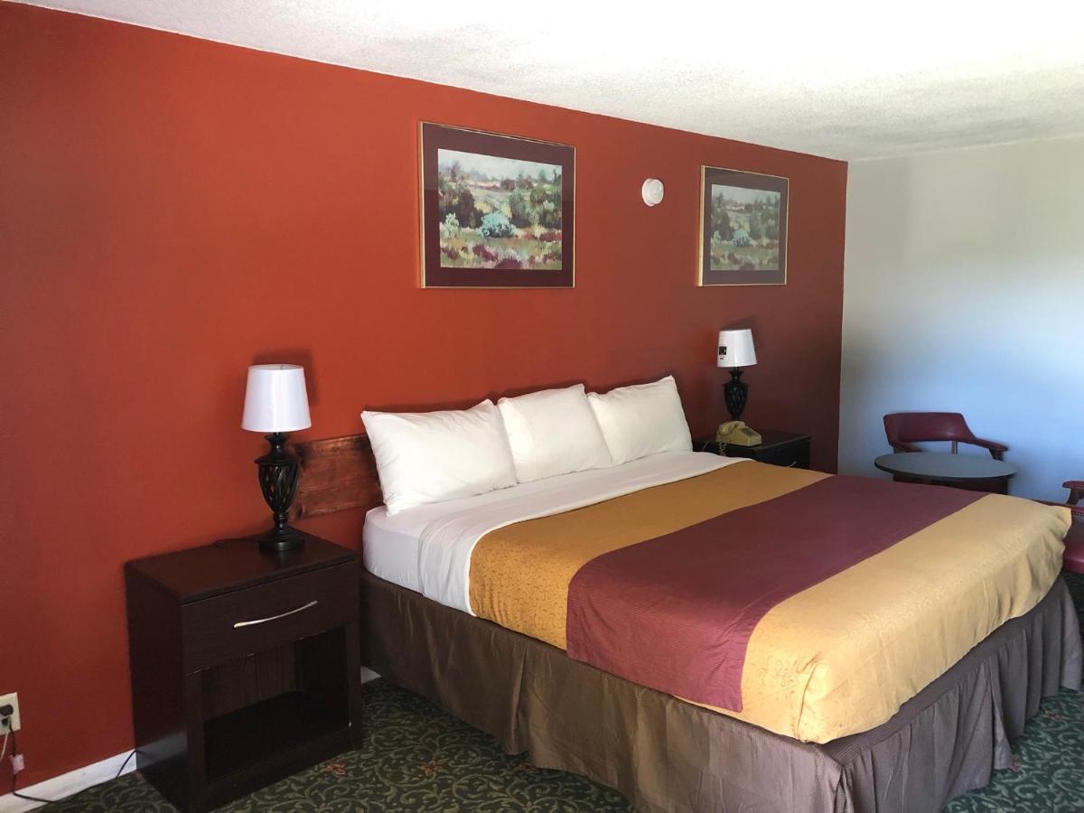 Budget Host Motel