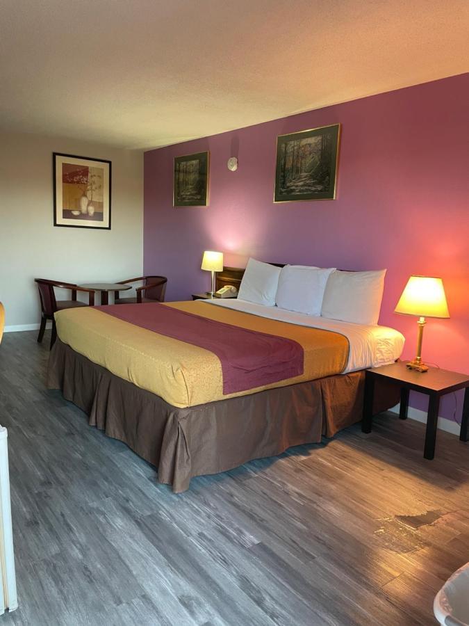 Budget Host Motel